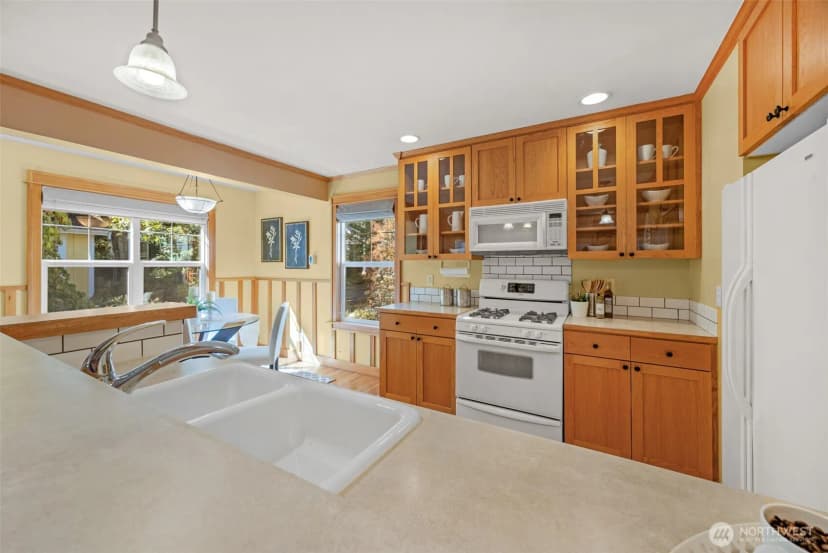 Property photo for 15741 Dayton Avenue N ##11, Shoreline photo 11