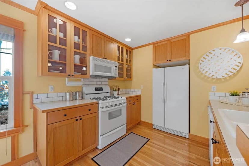 Property photo for 15741 Dayton Avenue N ##11, Shoreline photo 10
