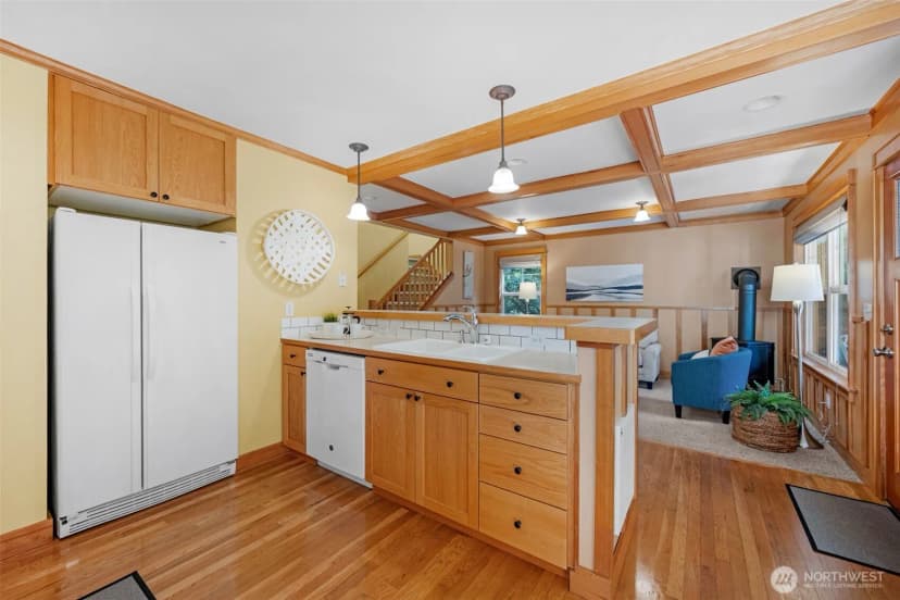 Property photo for 15741 Dayton Avenue N ##11, Shoreline photo 8