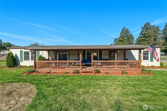 Property photo for 610 E Sixth Street, Waitsburg photo 2