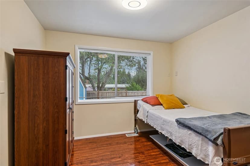 Property photo for 7032 122nd Avenue Se, Newcastle photo 18
