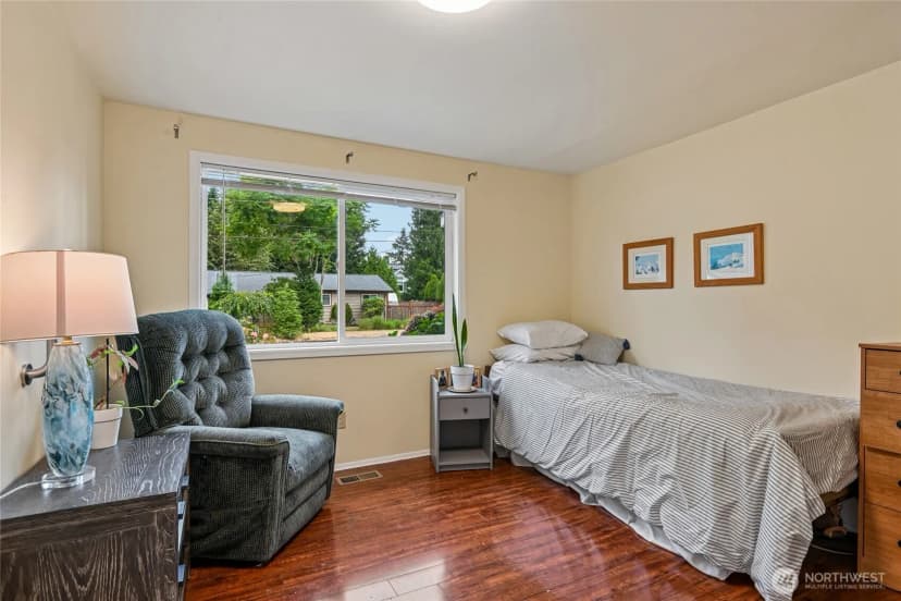 Property photo for 7032 122nd Avenue Se, Newcastle photo 14