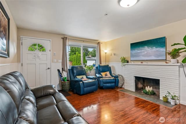 Property photo for 7032 122nd Avenue Se, Newcastle photo 5