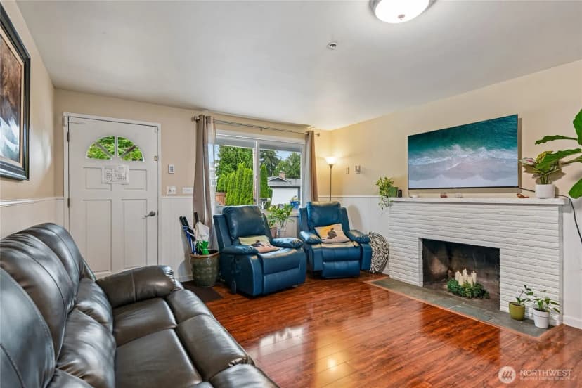 Property photo for 7032 122nd Avenue Se, Newcastle photo 5