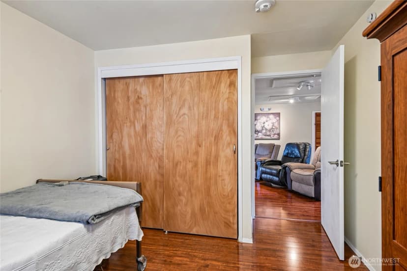 Property photo for 7032 122nd Avenue Se, Newcastle photo 19