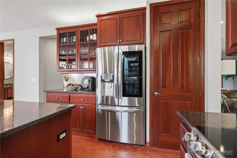Property photo for 2538 E Lynnwood Drive, Longview photo 8