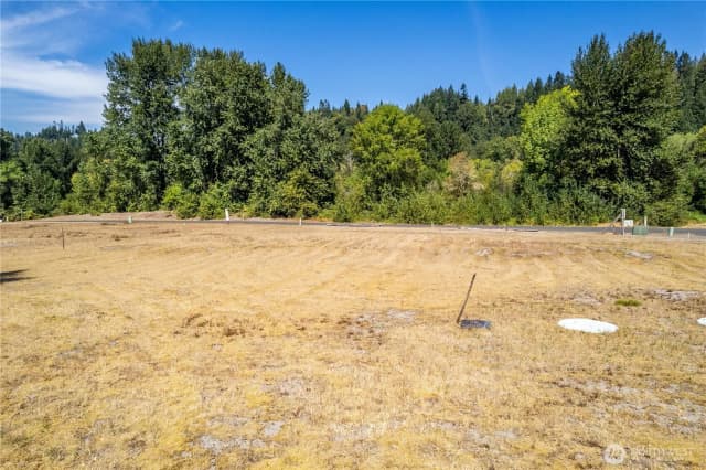 Property photo for 211 Columbia Point Road, Longview photo 4