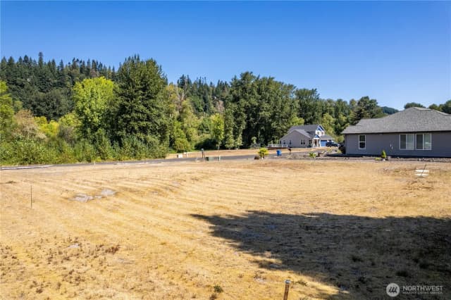 Property photo for 211 Columbia Point Road, Longview photo 5