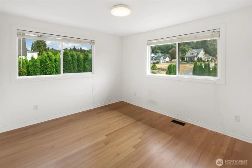 Property photo for 955 2nd Street, Mukilteo photo 21