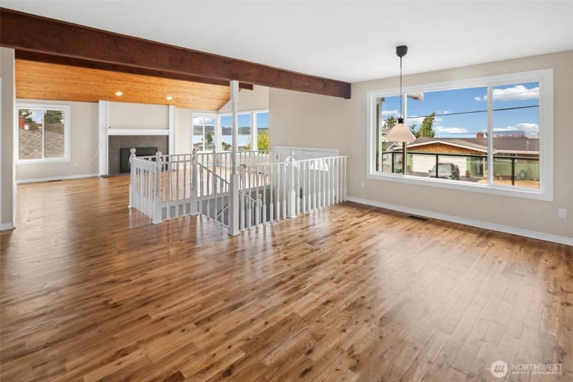 Property photo for 955 2nd Street, Mukilteo photo 9