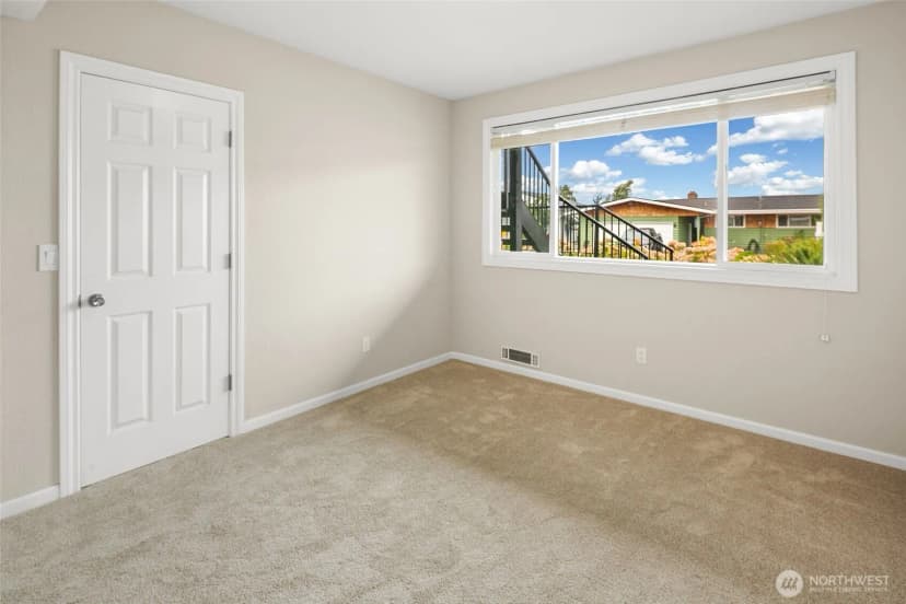 Property photo for 955 2nd Street, Mukilteo photo 31