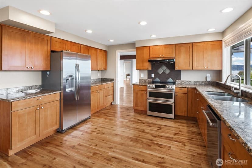 Property photo for 955 2nd Street, Mukilteo photo 12