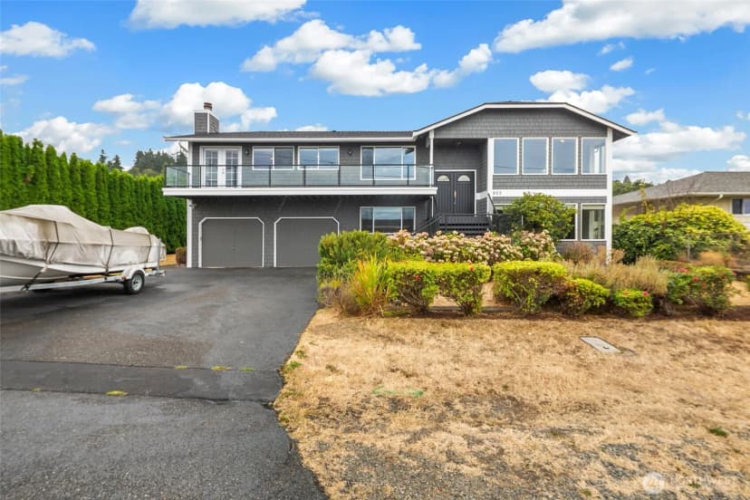 Property photo for 955 2nd Street, Mukilteo photo 2