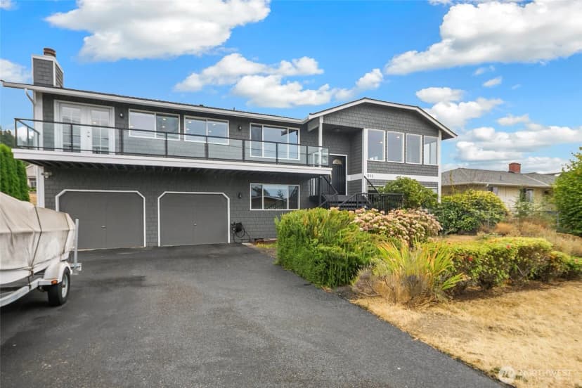 Property photo for 955 2nd Street, Mukilteo photo 3