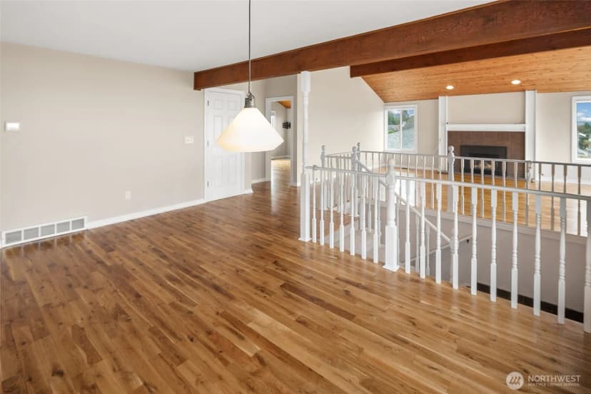 Property photo for 955 2nd Street, Mukilteo photo 10