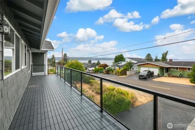 Property photo for 955 2nd Street, Mukilteo photo 4
