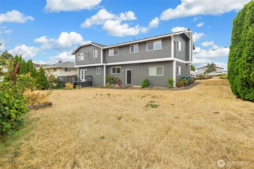 Property photo for 955 2nd Street, Mukilteo photo 37