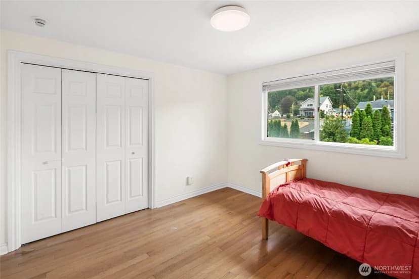 Property photo for 955 2nd Street, Mukilteo photo 23