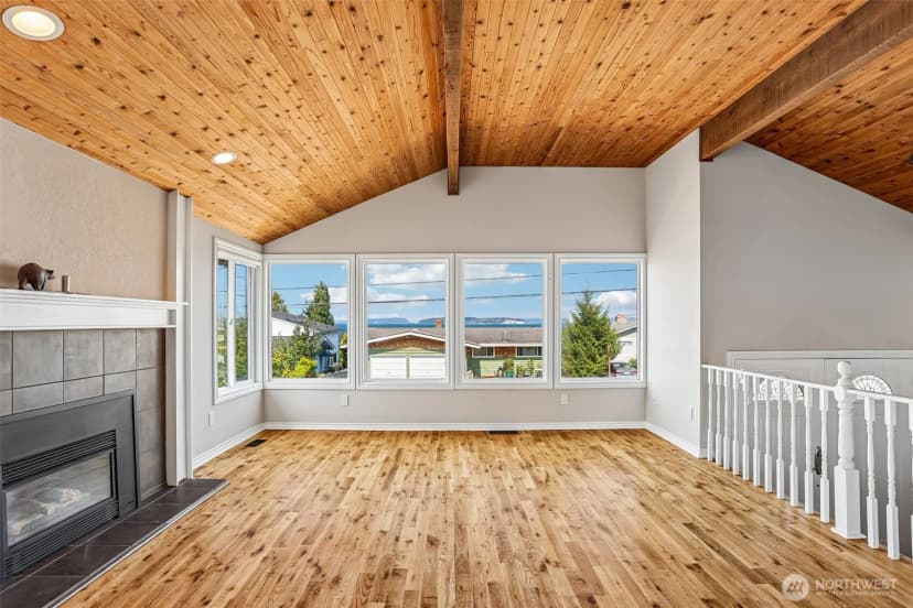 Property photo for 955 2nd Street, Mukilteo photo 7