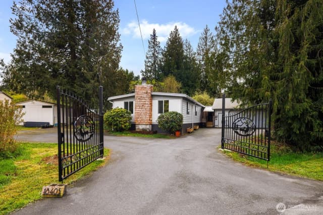 Property photo for 18405 Se 162nd Street, Renton photo 2