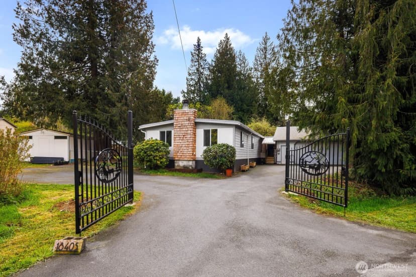 Property photo for 18405 Se 162nd Street, Renton photo 2