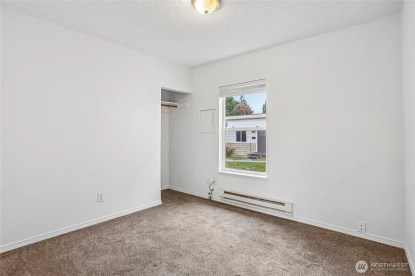 Property photo for 601 W Hazel Street, Mount Vernon photo 7
