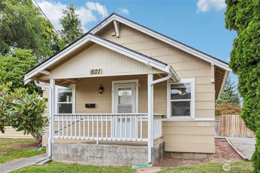 Property photo for 601 W Hazel Street, Mount Vernon