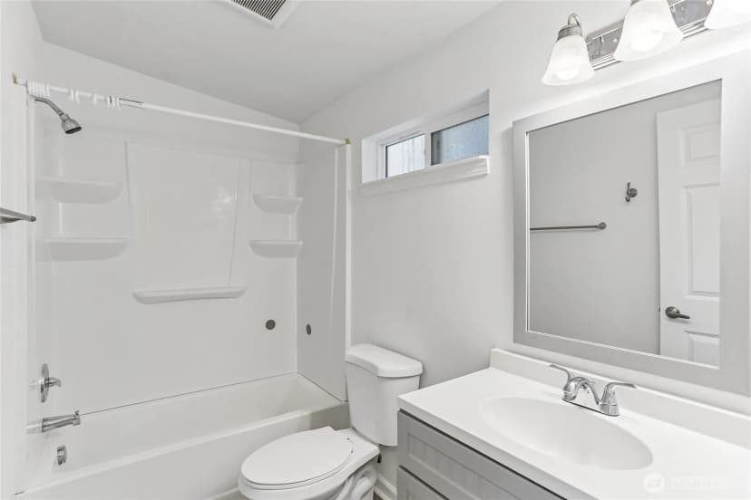 Property photo for 601 W Hazel Street, Mount Vernon photo 32