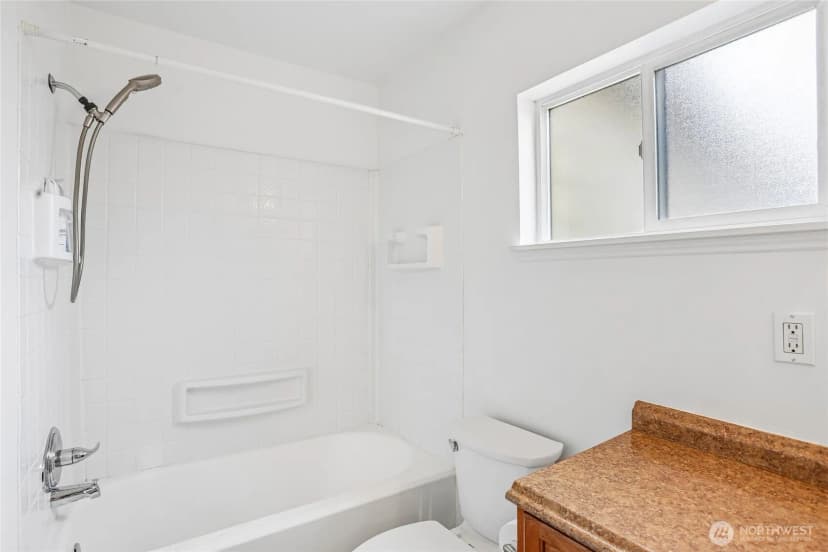 Property photo for 601 W Hazel Street, Mount Vernon photo 9
