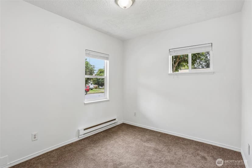 Property photo for 601 W Hazel Street, Mount Vernon photo 8