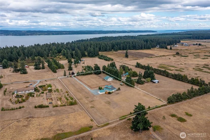 Property photo for 45 Holly Berry Road, Coupeville photo 3