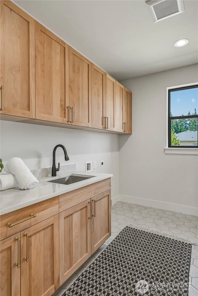 Property photo for 2946 215th Place Sw, Brier photo 32