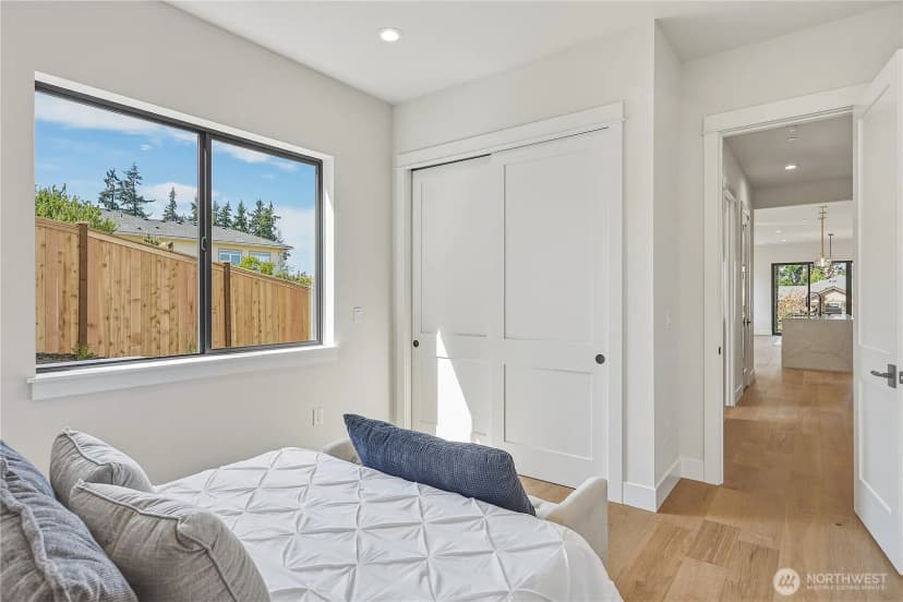 Property photo for 2946 215th Place Sw, Brier photo 13