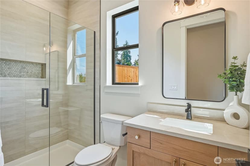 Property photo for 2946 215th Place Sw, Brier photo 14