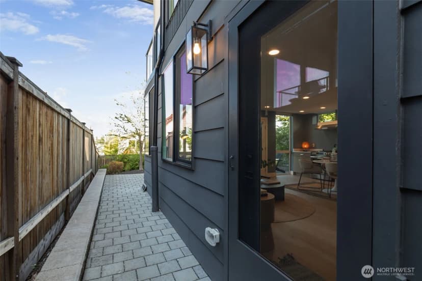 Property photo for 1123 31st Avenue, Seattle photo 24