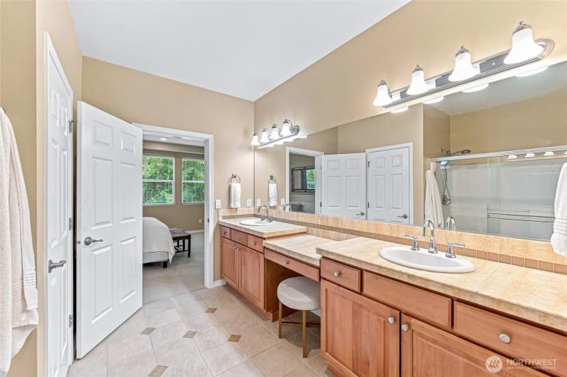 Property photo for 12026 Big Leaf Way Ne, Redmond photo 19