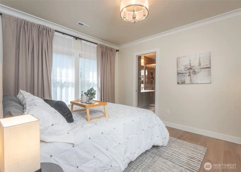 Property photo for 3820 Burke Avenue N, Seattle photo 18