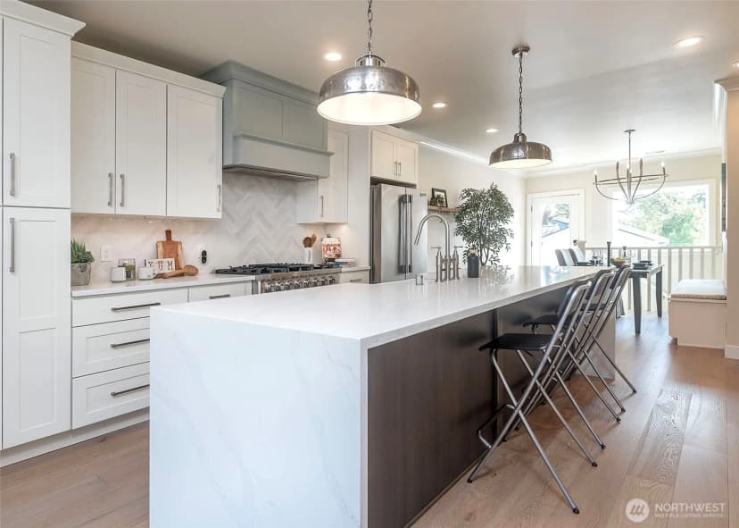 Property photo for 3820 Burke Avenue N, Seattle photo 14