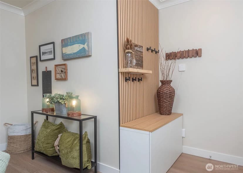 Property photo for 3820 Burke Avenue N, Seattle photo 5