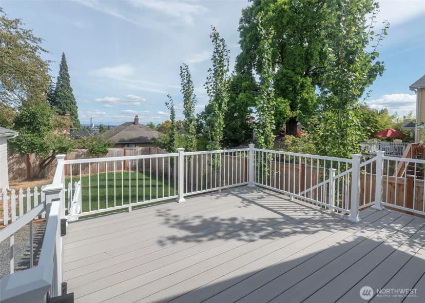 Property photo for 3820 Burke Avenue N, Seattle photo 36