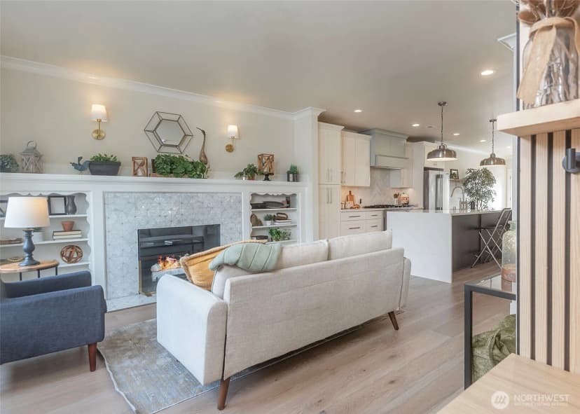 Property photo for 3820 Burke Avenue N, Seattle photo 6