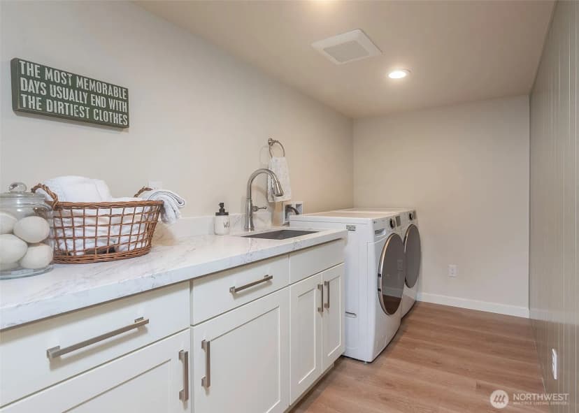 Property photo for 3820 Burke Avenue N, Seattle photo 34