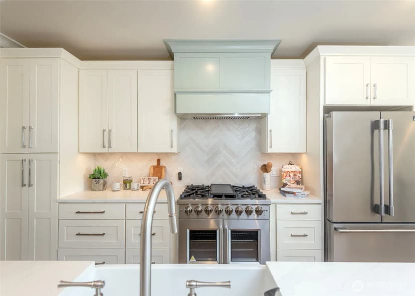 Property photo for 3820 Burke Avenue N, Seattle photo 13
