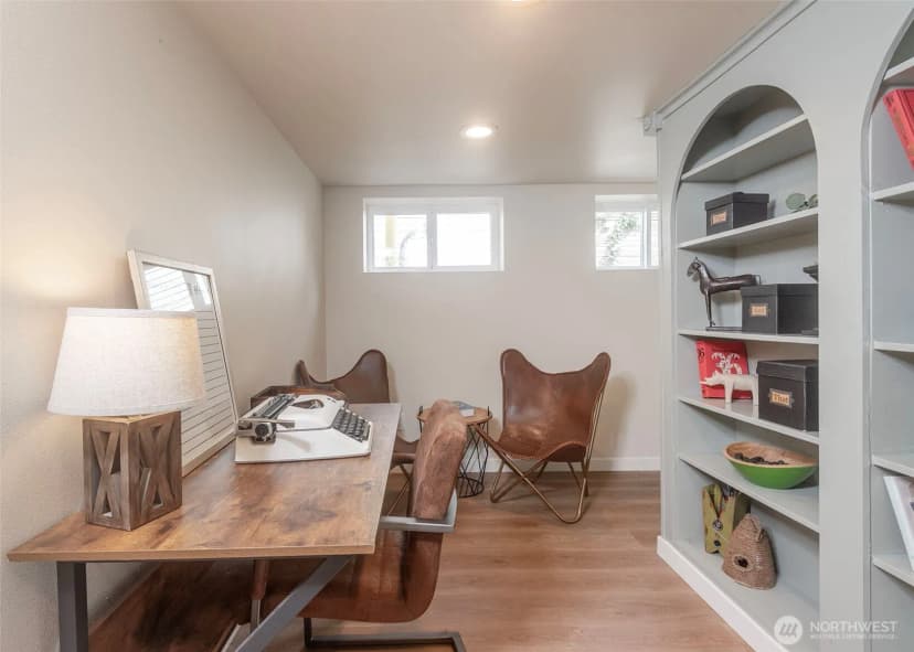 Property photo for 3820 Burke Avenue N, Seattle photo 26