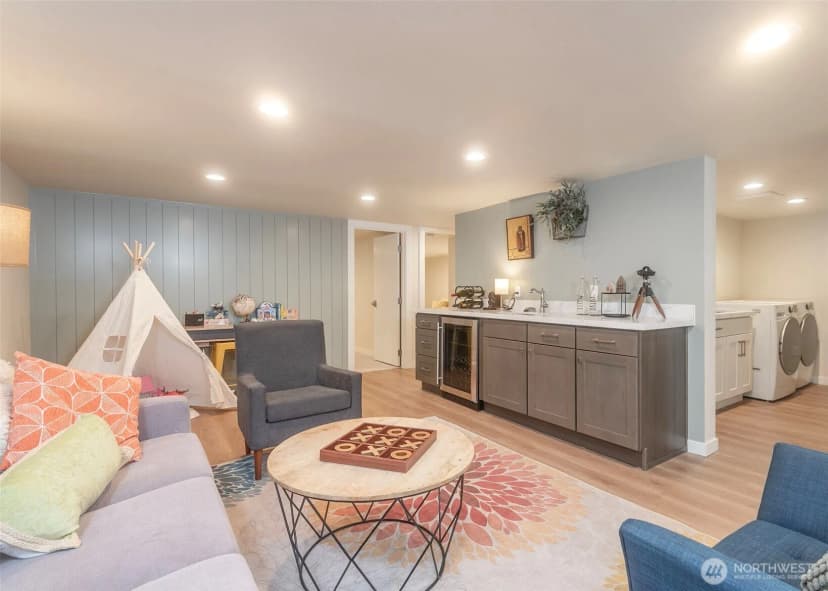 Property photo for 3820 Burke Avenue N, Seattle photo 28
