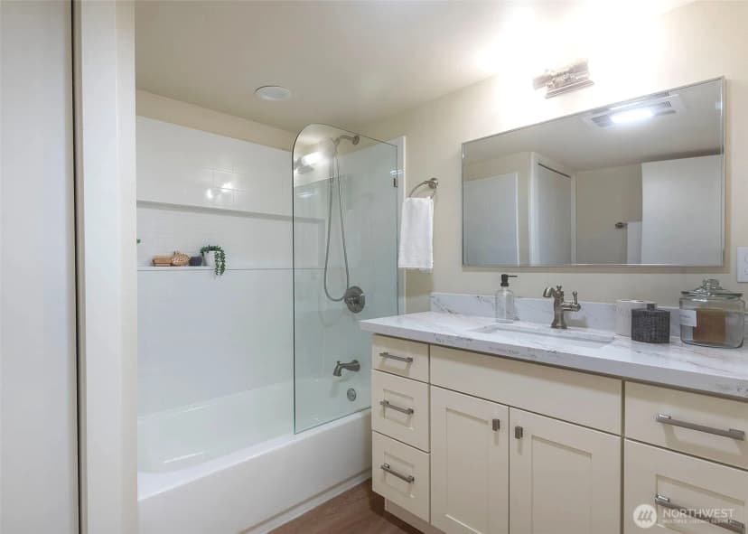 Property photo for 3820 Burke Avenue N, Seattle photo 33