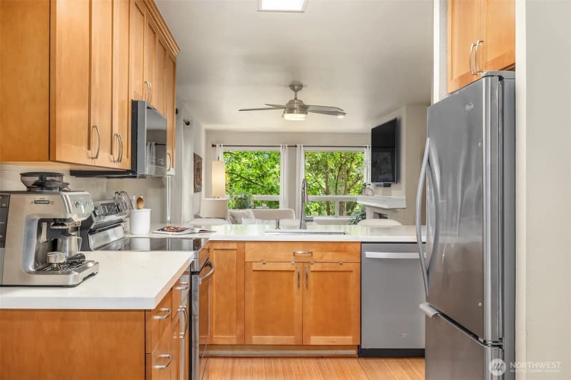 Property photo for 605 5th Street #b 201, Kirkland photo 8