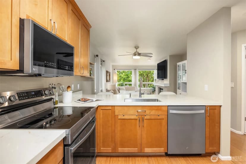 Property photo for 605 5th Street #b 201, Kirkland photo 6