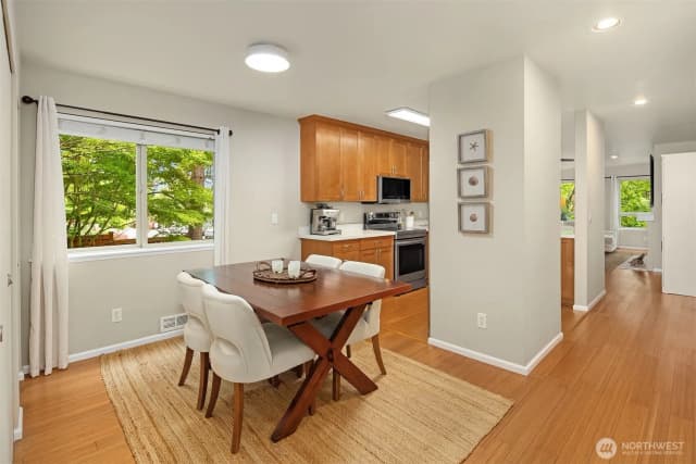 Property photo for 605 5th Street #b 201, Kirkland photo 4