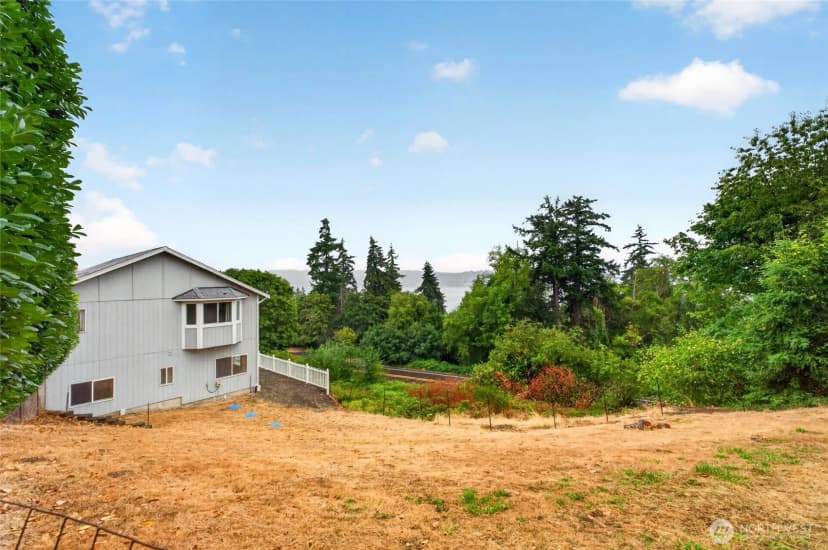 Property photo for 13204 Emerald Drive Nw, Gig Harbor photo 29